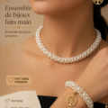 Ensemble de bijoux en perles fait main sur une table de travail