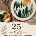 Kits de broderie modernes variés sur une table