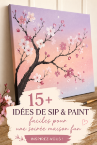 Femme souriante peignant pendant une soirée sip and paint à la maison