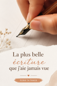 Exemple d'écriture calligraphique élégante sur un fond en papier