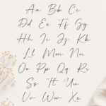 Aperçu d'une police cursive élégante sur un fond pastel