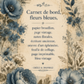 Carnet de notes floral vintage sur table en bois, créé avec des fleurs bleues