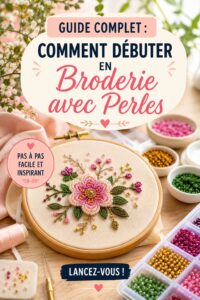 Femme en train de broder avec des perles sur un tissu coloré, mettant en avant la créativité art de la broderie.
