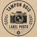 Tampon en bois personnalisé sur une carte de vœux