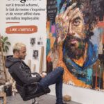Illustration d'une artiste travaillant sur une toile dans un studio lumineux et inspirant.